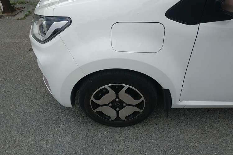 Used SOL E10X 2021 302 km Range Luxury Version 31.4 kWh Left Front Wheel Hub