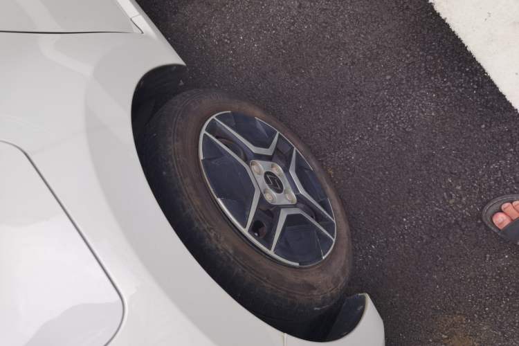 Used SOL E10X 2021 302 km Range Luxury Version 30.2 kWh Left Front Wheel Hub