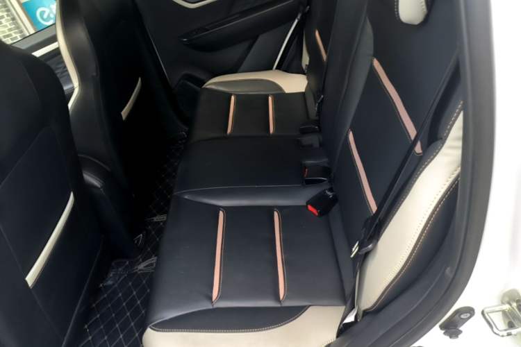Used SOL E10X 2021 302 km Range Luxury Version 31.4 kWh Left Rear Seat