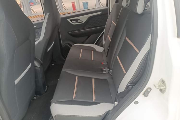 Used SOL E10X 2021 302 km Range Luxury Version 31.4 kWh Left Rear Seat