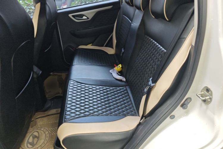 Used SOL E10X 2021 302 km Range Fashion Edition 31.4 kWh Left Rear Seat