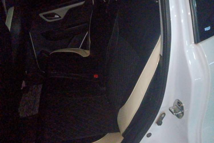 Used SOL E10X 2021 302 km Range Fashion Edition 31.4 kWh Left Rear Seat