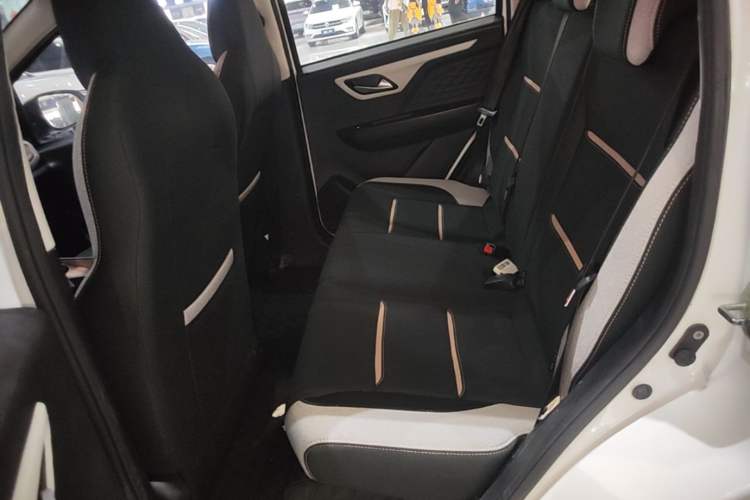 Used SOL E10X 2021 302 km Range Fashion Edition 31.4 kWh Left Rear Seat