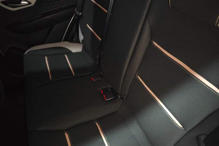 Used SOL E10X 2021 302 km Range Fashion Edition 31.4 kWh Left Rear Seat