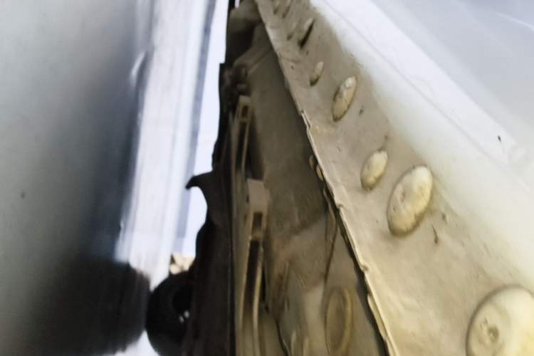 Used SOL E10X 2021 302 km Range Fashion Edition 31.4 kWh Left Side Sill