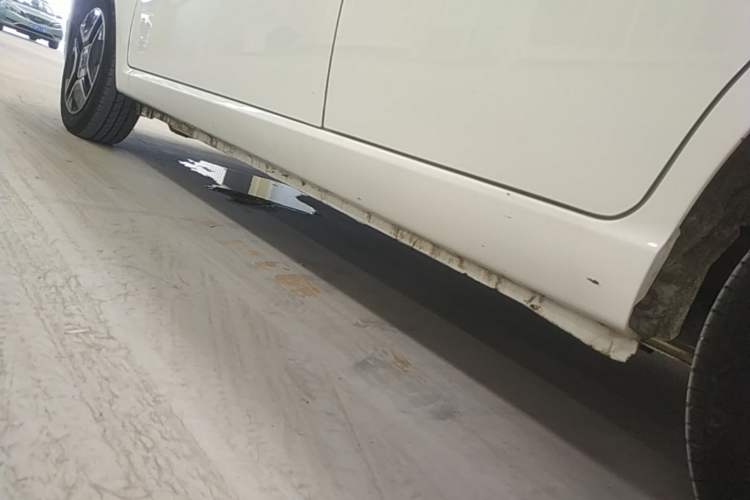 Used SOL E10X 2021 302 km Range Fashion Edition 31.4 kWh Left Side Sill