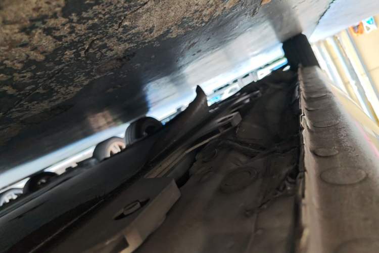 Used SOL E10X 2021 302 km Range Fashion Edition 31.4 kWh Left Side Sill