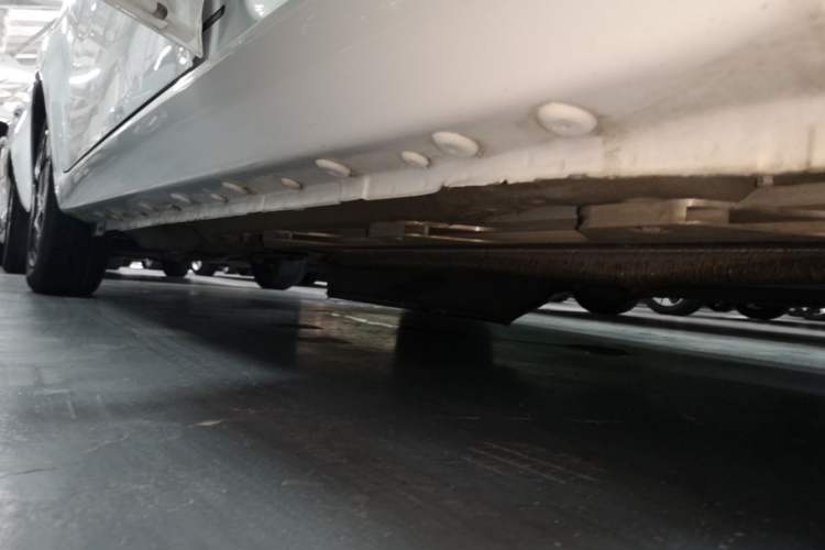 Used SOL E10X 2021 302 km Range Fashion Edition 31.4 kWh Left Side Sill
