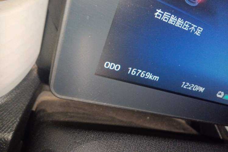 Used SOL E10X 2021 302 km Range Fashion Edition 31.4 kWh Odometer Close Up