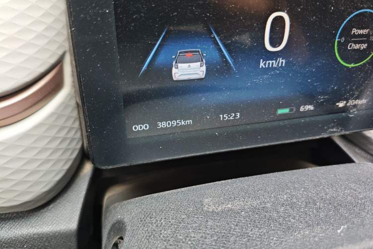 Used SOL E10X 2021 302 km Range Fashion Edition 31.4 kWh Odometer Close Up