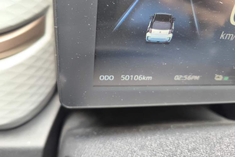 Used SOL E10X 2021 302 km Range Luxury Version 30.2 kWh Odometer Close Up