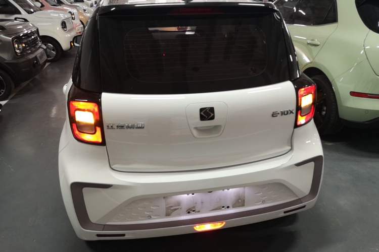 Used SOL E10X 2021 302 km Range Fashion Edition 31.4 kWh Rear