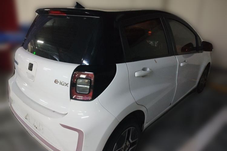 Used SOL E10X 2021 302 km Range Fashion Edition 31.4 kWh Rear Right 45 Deg