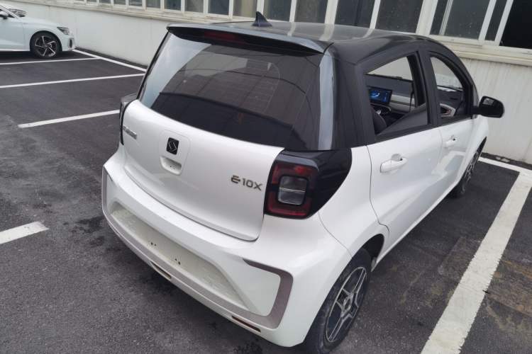 Used SOL E10X 2021 302 km Range Luxury Version 30.2 kWh Rear Right 45 Deg