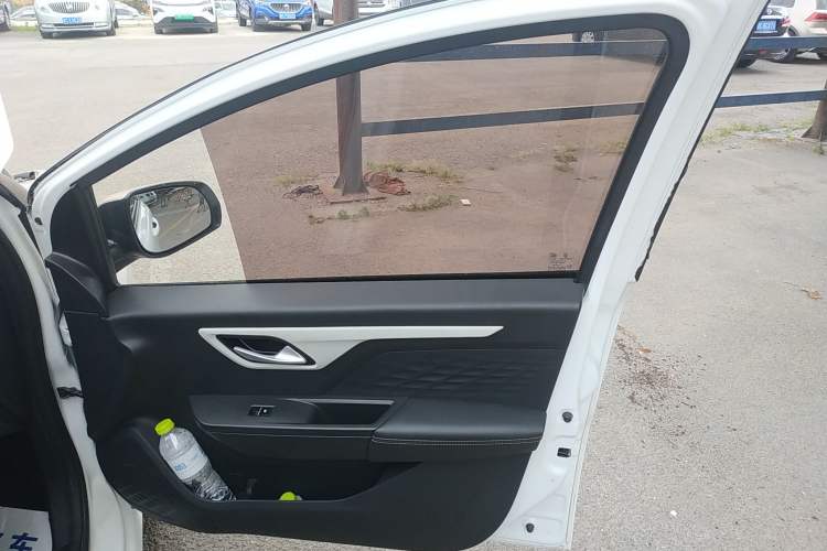 Used SOL E10X 2021 302 km Range Luxury Version 31.4 kWh Right Front Door Interior