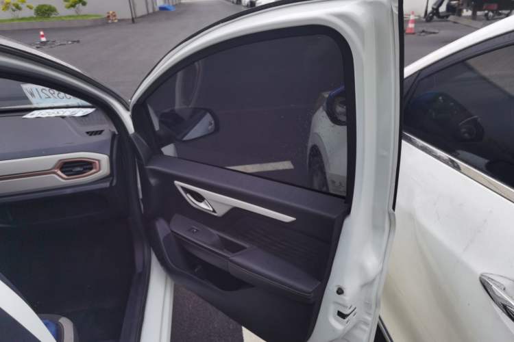 Used SOL E10X 2021 302 km Range Luxury Version 30.2 kWh Right Front Door Interior