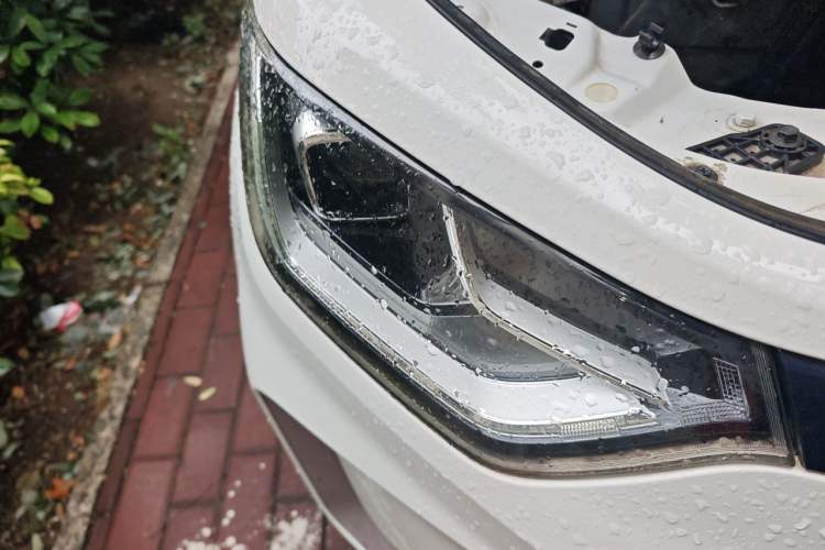 Used SOL E10X 2021 302 km Range Fashion Edition 31.4 kWh Right Front Headlight