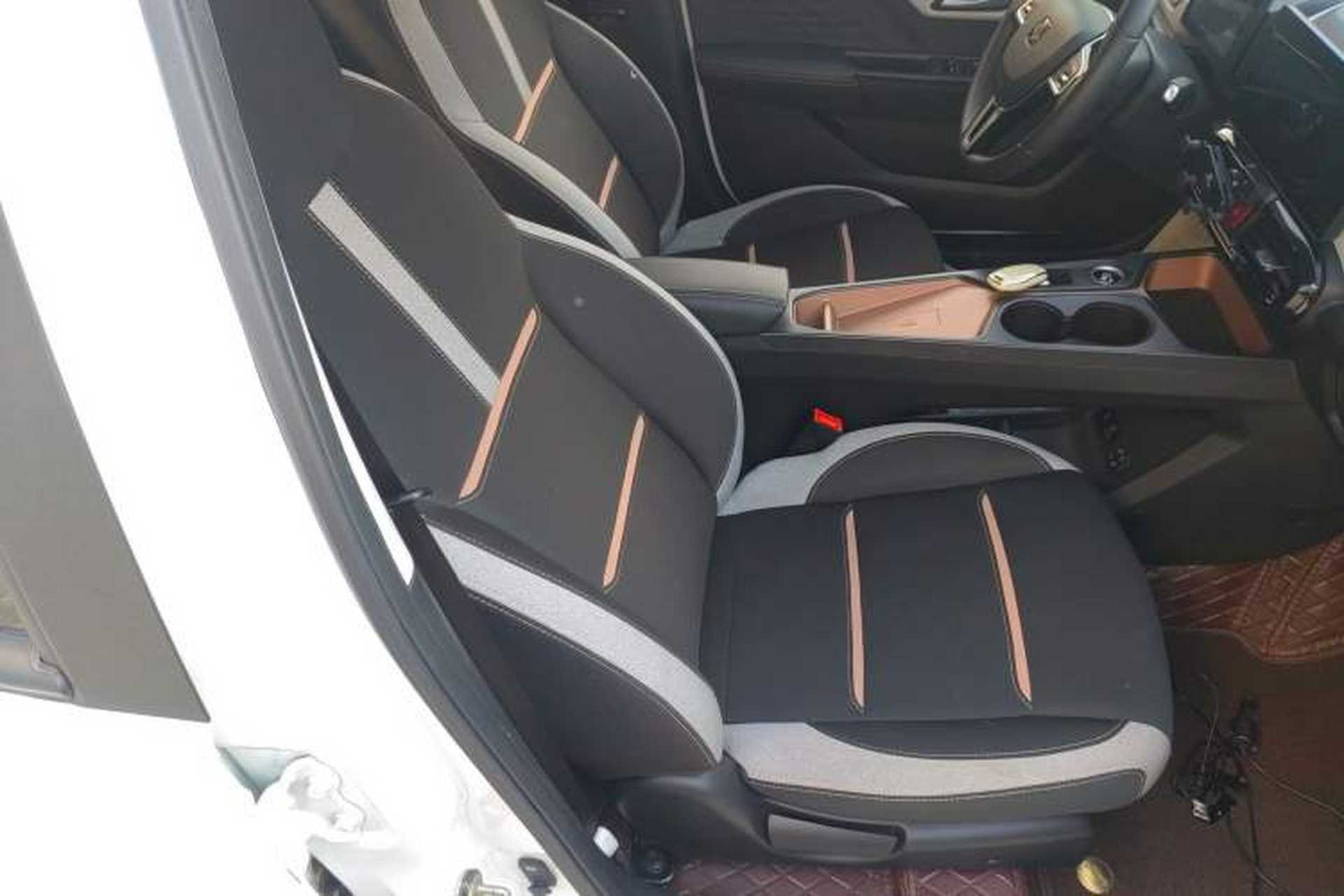 Used SOL E10X 2021 302 km Range Fashion Edition 30.2 kWh Right Front Seat