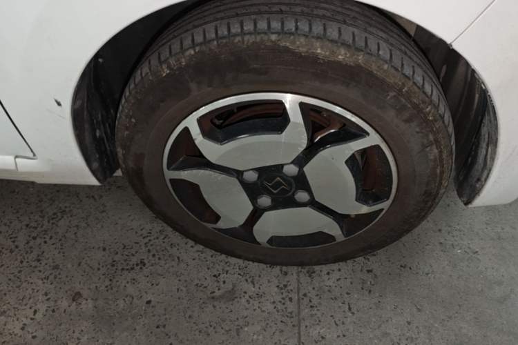 Used SOL E10X 2021 302 km Range Luxury Version 30.2 kWh Right Front Wheel Hub