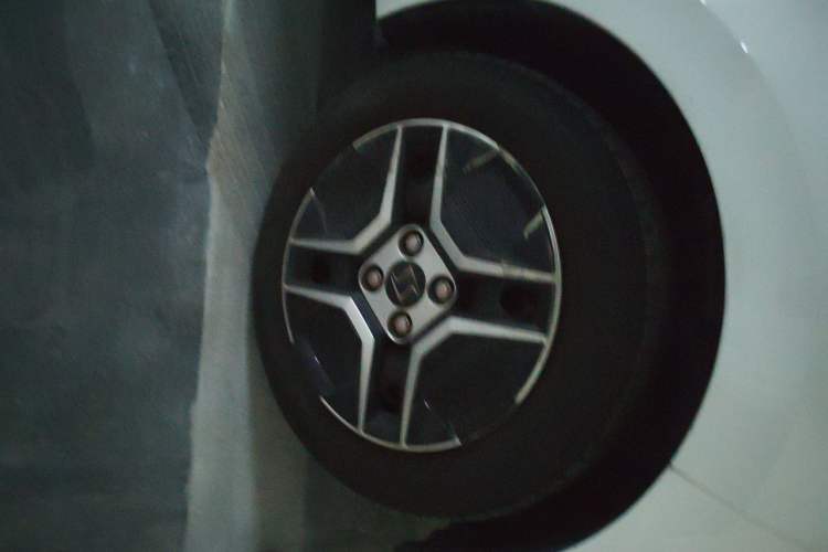 Used SOL E10X 2021 302 km Range Fashion Edition 31.4 kWh Right Front Wheel Hub
