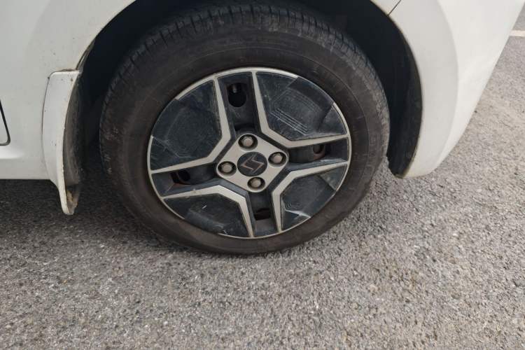 Used SOL E10X 2021 302 km Range Fashion Edition 31.4 kWh Right Front Wheel Hub