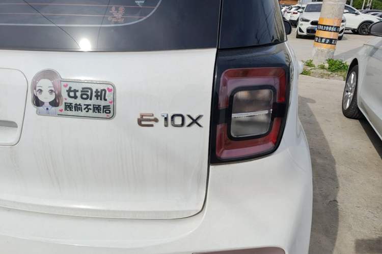 Used SOL E10X 2021 302 km Range Fashion Edition 31.4 kWh Right Rear Taillight