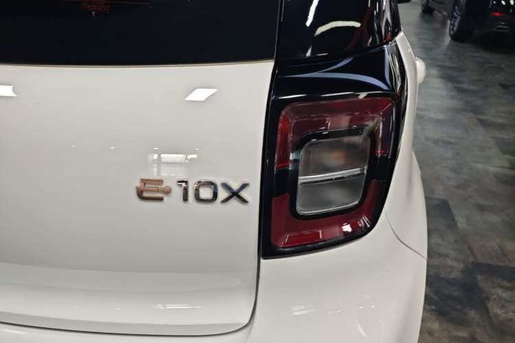 Used SOL E10X 2021 302 km Range Luxury Version 31.4 kWh Right Rear Taillight