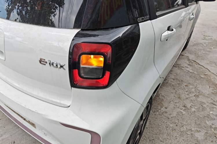 Used SOL E10X 2021 302 km Range Fashion Edition 31.4 kWh Right Rear Taillight