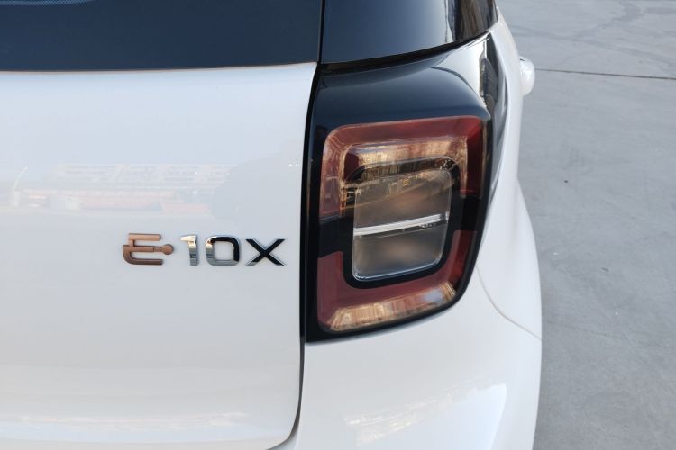 Used SOL E10X 2021 302 km Range Luxury Version 30.2 kWh Right Rear Taillight