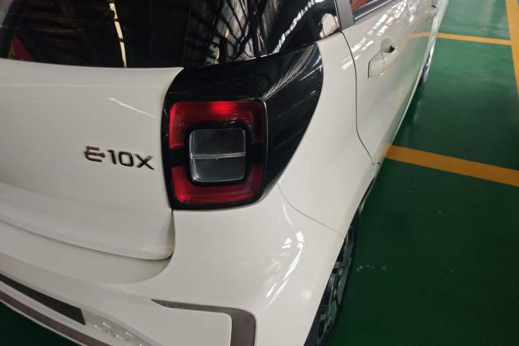 Used SOL E10X 2021 302 km Range Luxury Version 31.4 kWh Right Rear Taillight