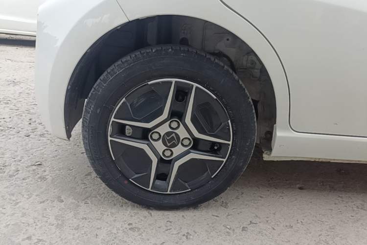 Used SOL E10X 2021 302 km Range Luxury Version 31.4 kWh Right Rear Wheel Hub