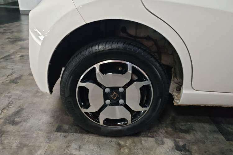 Used SOL E10X 2021 302 km Range Luxury Version 31.4 kWh Right Rear Wheel Hub