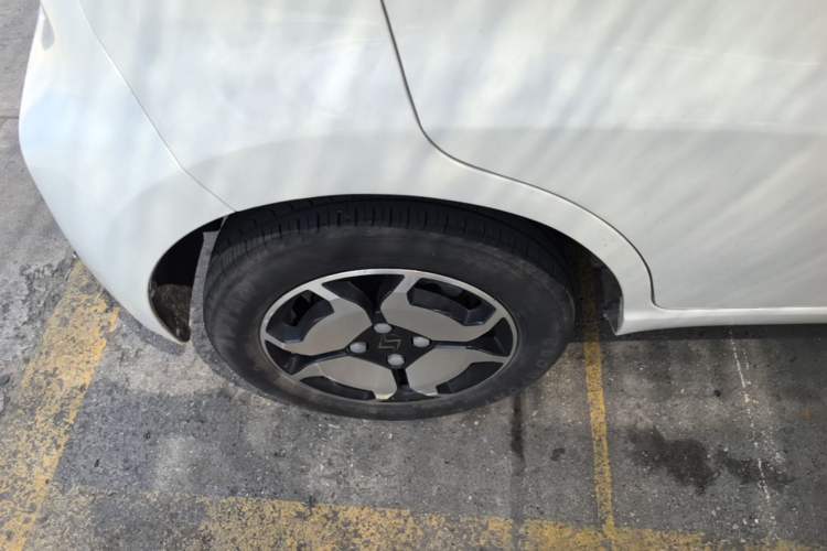 Used SOL E10X 2021 302 km Range Luxury Version 31.4 kWh Right Rear Wheel Hub