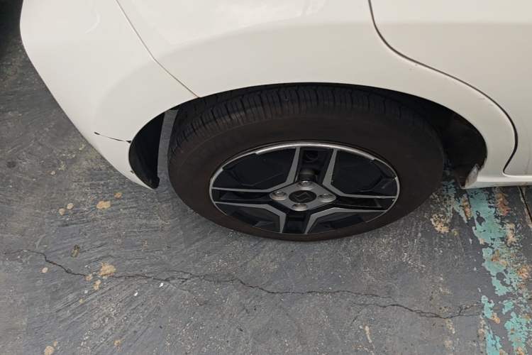 Used SOL E10X 2021 302 km Range Fashion Edition 31.4 kWh Right Rear Wheel Hub