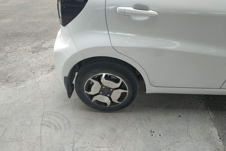 Used SOL E10X 2021 302 km Range Luxury Version 31.4 kWh Right Rear Wheel Hub
