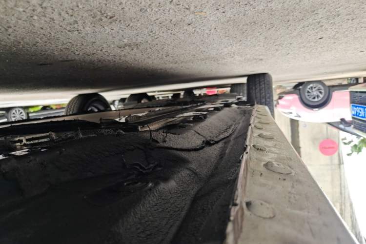 Used SOL E10X 2021 302 km Range Luxury Version 30.2 kWh Right Side Sill