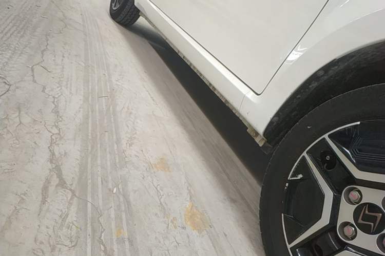 Used SOL E10X 2021 302 km Range Fashion Edition 31.4 kWh Right Side Sill