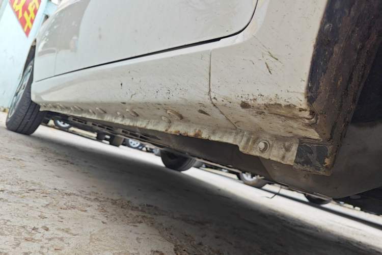 Used SOL E10X 2021 302 km Range Fashion Edition 31.4 kWh Right Side Sill