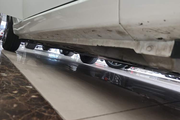 Used SOL E10X 2021 Jimei Edition 302km Fashionable Model Right Side Sill