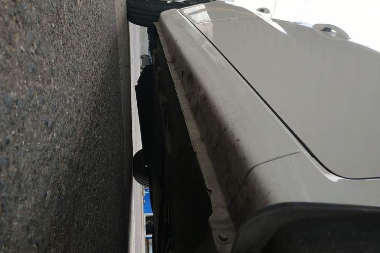 Used SOL E10X 2021 302 km Range Luxury Version 31.4 kWh Right Side Sill