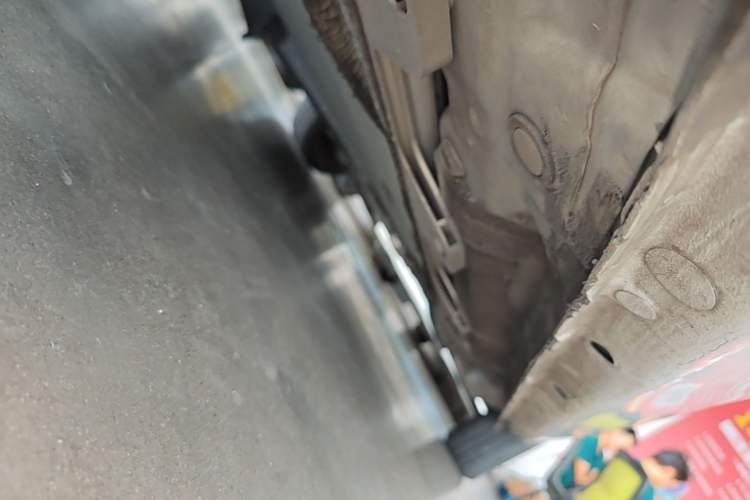 Used SOL E10X 2021 302 km Range Fashion Edition 31.4 kWh Right Side Sill