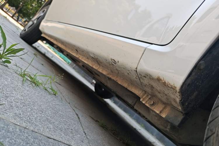 Used SOL E10X 2021 302km Range Superior Version 30.2 kWh Right Side Sill