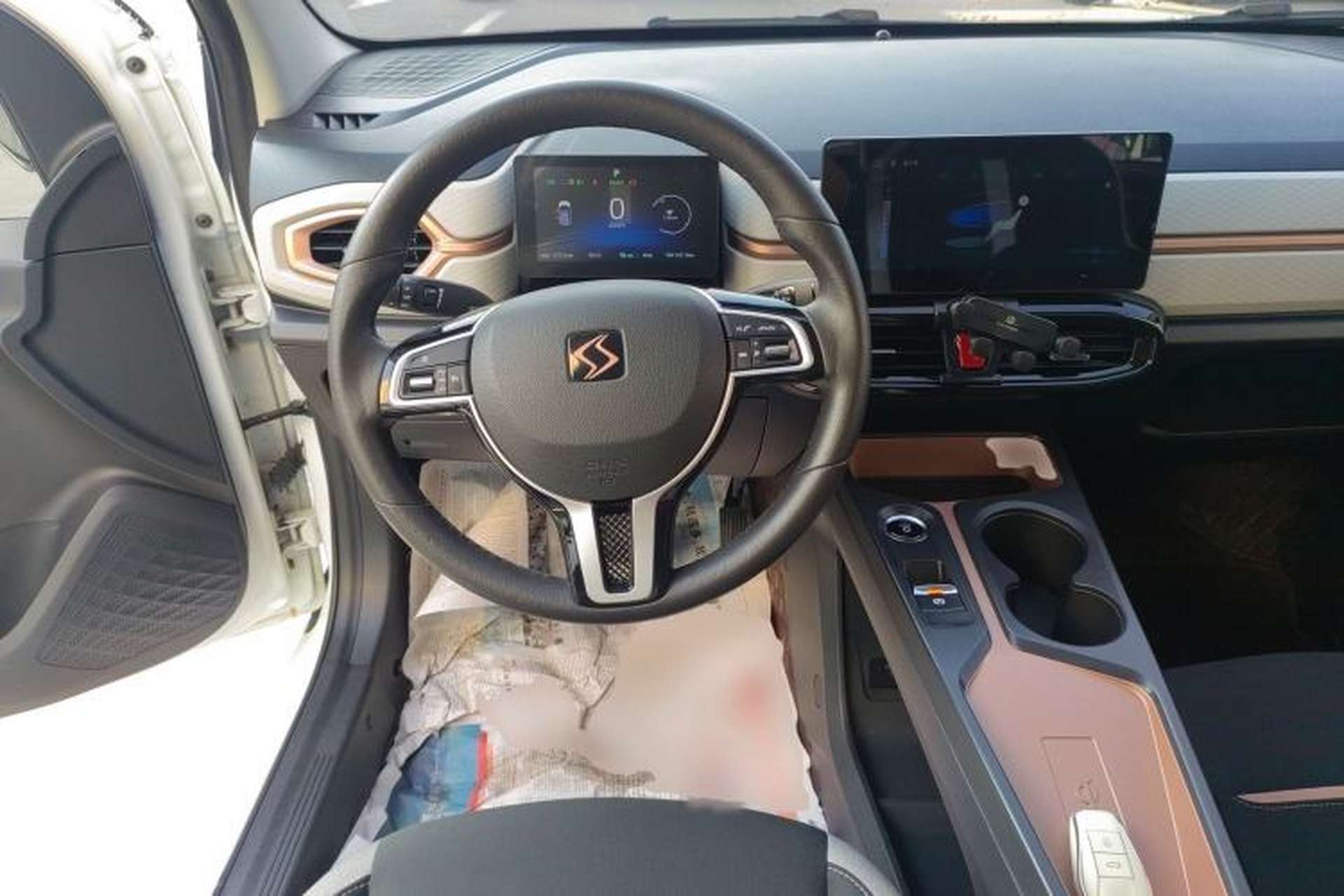 Used SOL E10X 2021 302 km Range Fashion Edition 30.2 kWh Steering Wheel