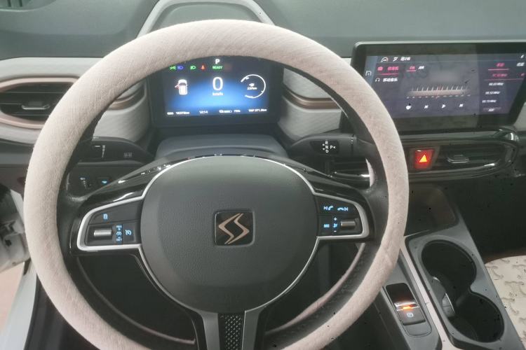 Used SOL E10X 2021 Jimei Edition 302km Fashionable Model Steering Wheel