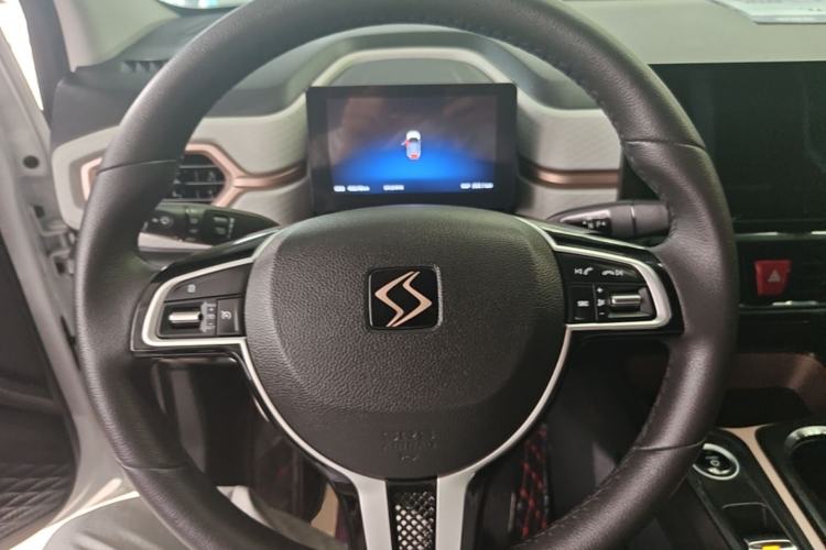 Used SOL E10X 2021 Jimei Edition 302km Fashionable Model Steering Wheel