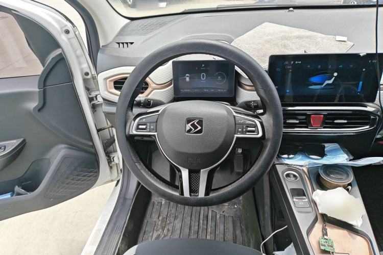 Used SOL E10X 2021 302 km Range Fashion Edition 31.4 kWh Steering Wheel