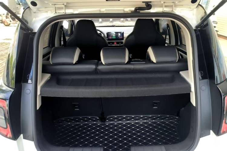 Used SOL E10X 2021 302 km Range Luxury Version 31.4 kWh Trunk
