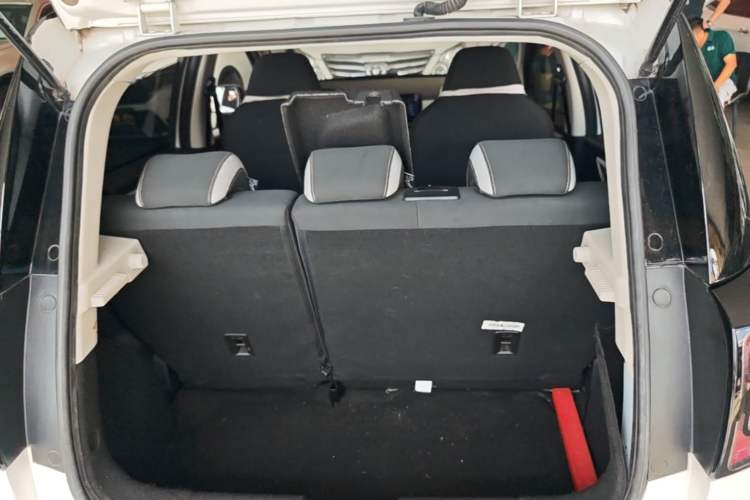 Used SOL E10X 2021 302 km Range Fashion Edition 31.4 kWh Trunk