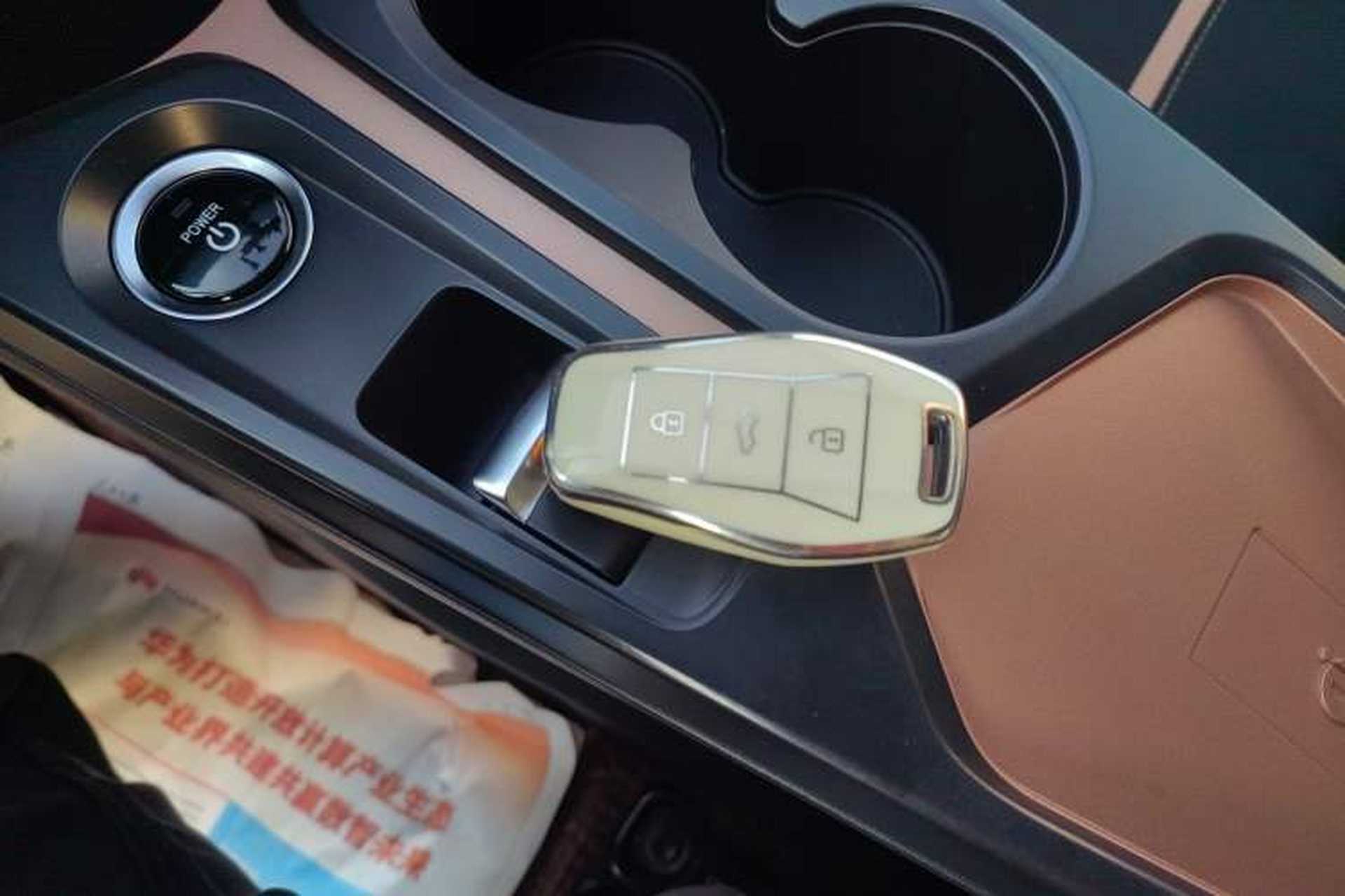 Used SOL E10X 2021 302 km Range Fashion Edition 30.2 kWh Vehicle Key
