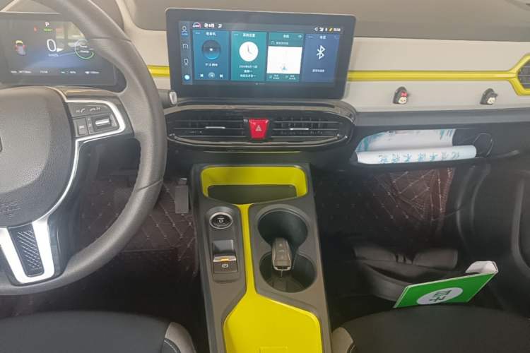 Used SOL E10X 2021 302 km Range Luxury Version 31.4 kWh Audio And AC Panel